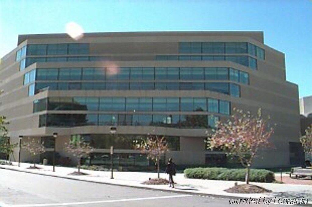 Candlewood Suites Lincoln By Ihg Exterior foto